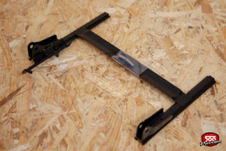 Glissière à fixer sous armature pour siège avant